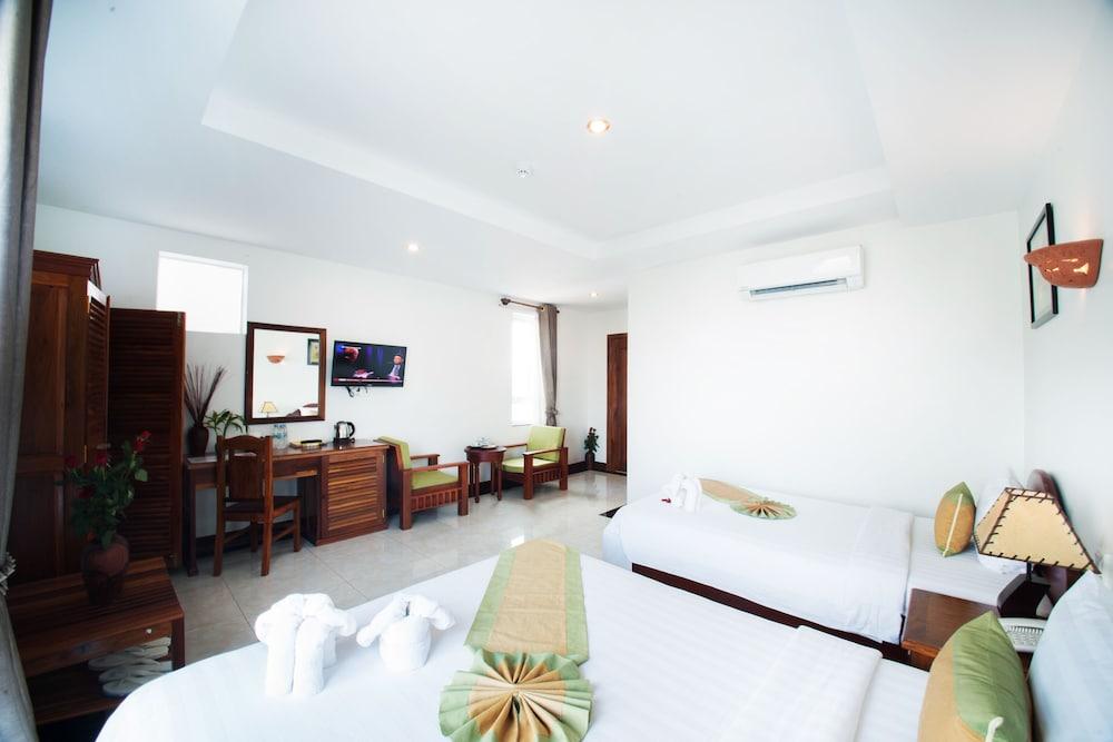 Relax Hotel Phnom Penh Exterior photo