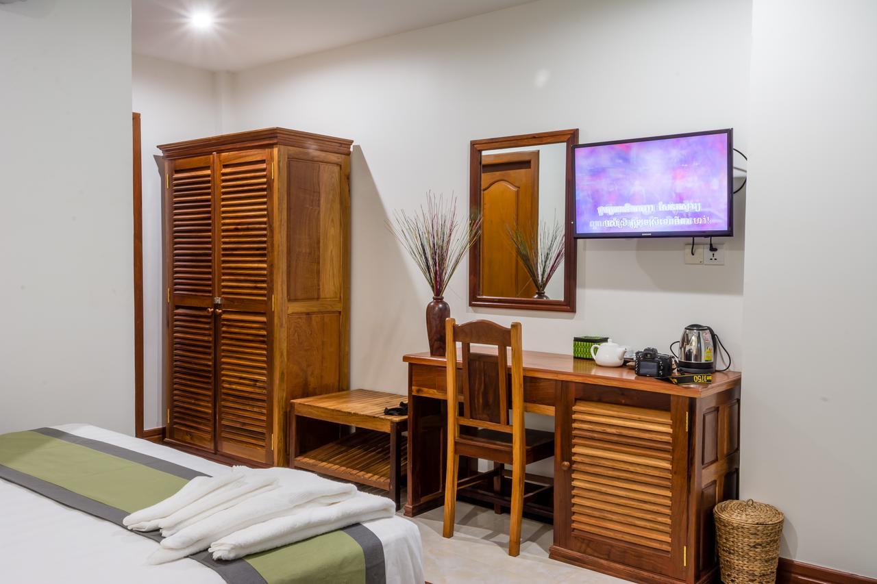 Relax Hotel Phnom Penh Exterior photo