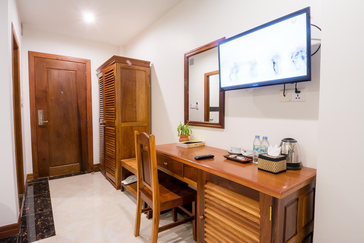Relax Hotel Phnom Penh Exterior photo