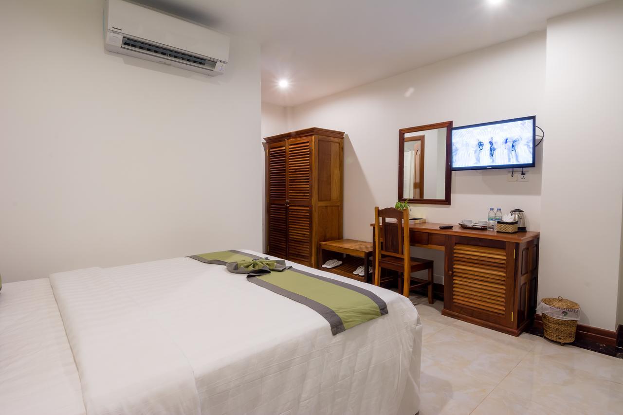 Relax Hotel Phnom Penh Exterior photo