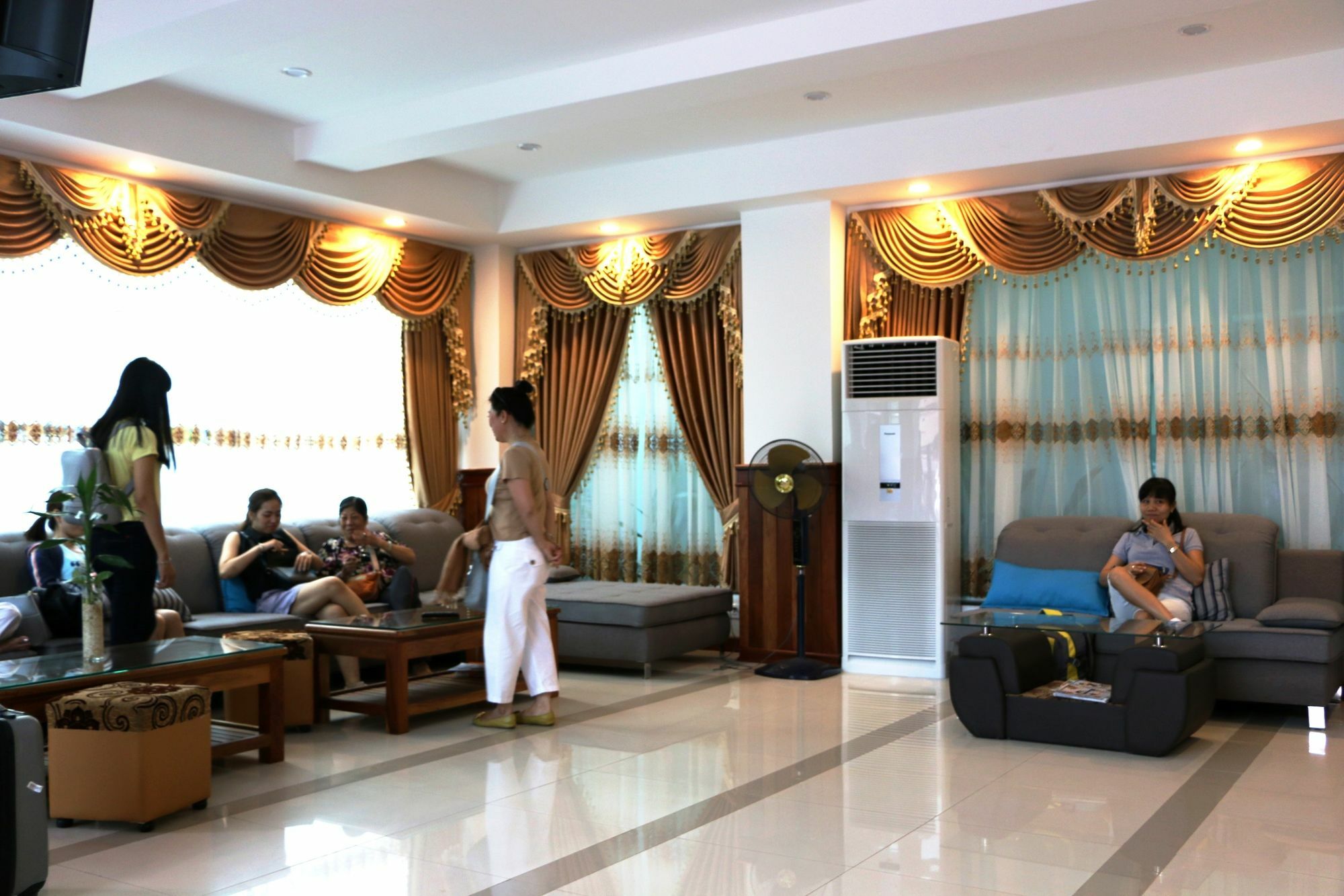Relax Hotel Phnom Penh Exterior photo