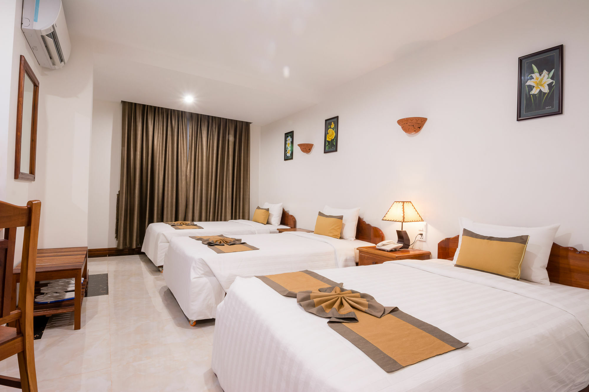 Relax Hotel Phnom Penh Exterior photo
